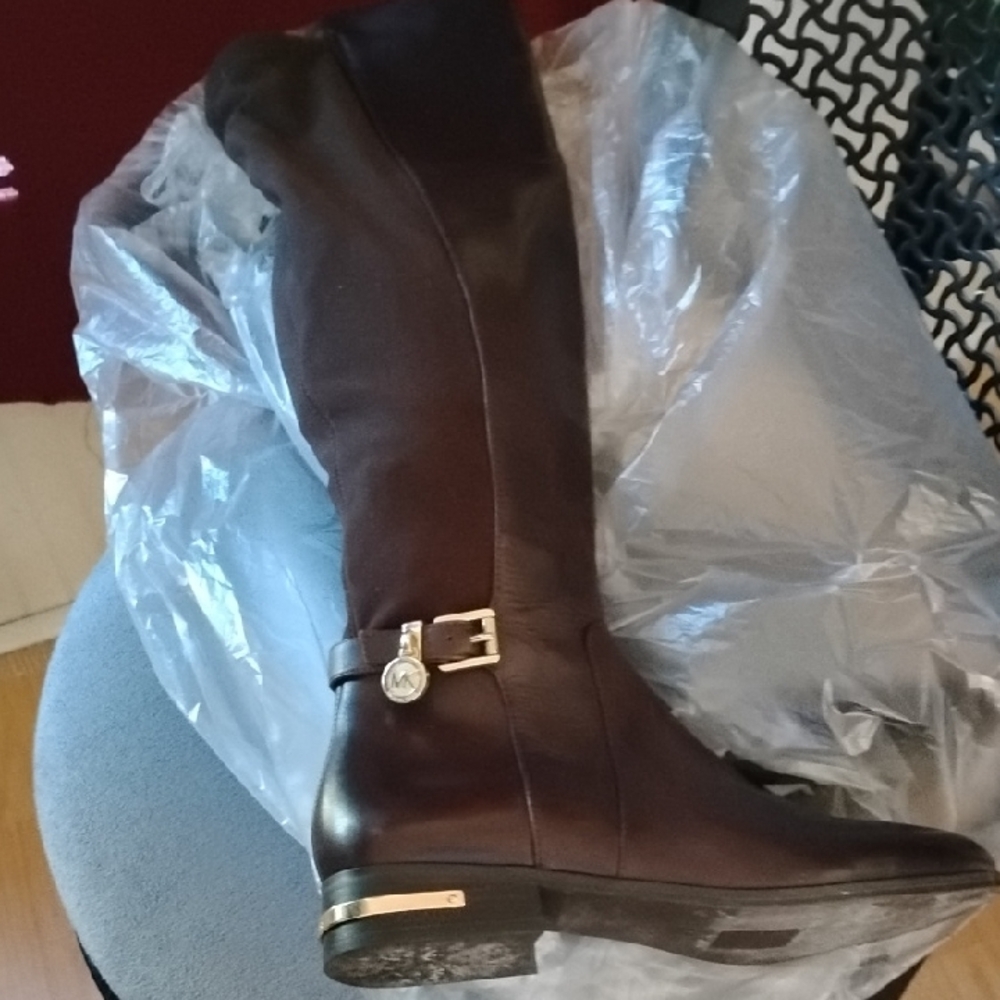 Elegant Dark Brown Knee-High Boots with Buckle